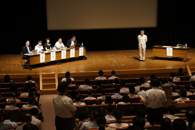 写真：2015年7月11日岩手「パネリスト　登壇の様子」